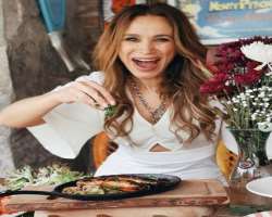 Apart from acting, she also enjoys cooking.